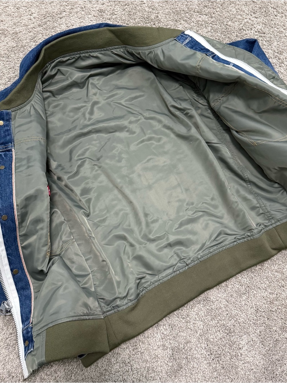 Levi's Sacai Colab Men's Blue reversible Denim Trucker Jacket with Olive lining - Picture 7 of 7